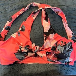NWT: Albion Fit Bikini Top (M) - Coral/Floral Pattern